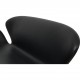 Arne Jacobsen Swan sofa in black Essential leather