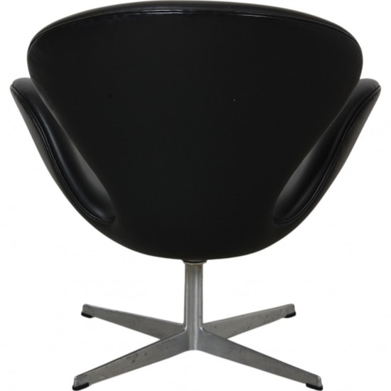 Arne Jacobsen vintage Swan chair in black leather