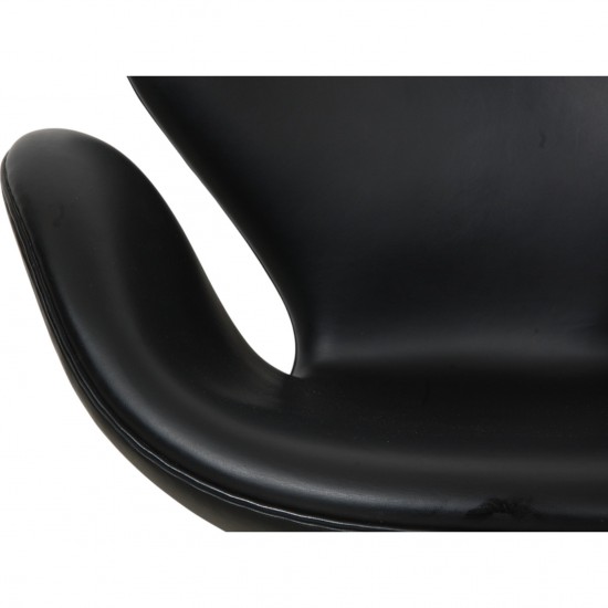 Arne Jacobsen vintage Swan chair in black leather