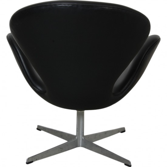 Arne Jacobsen vintage Swan chair in black leather