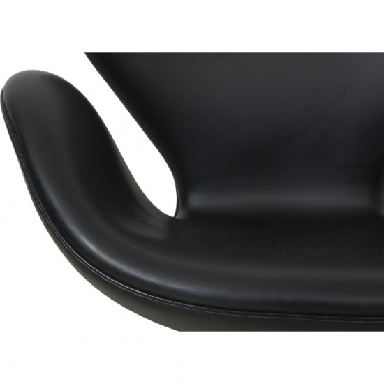 Arne Jacobsen vintage Swan chair in black leather