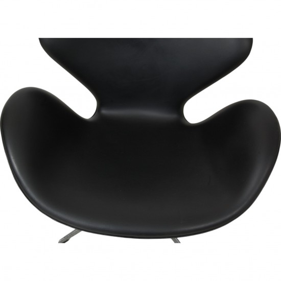 Arne Jacobsen vintage Swan chair in black leather