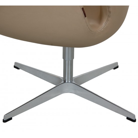 Arne Jacobsen Svane stol i beige Essential læder