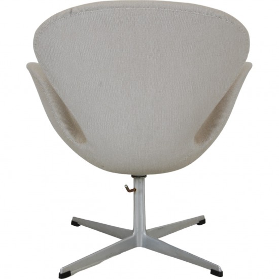 Arne Jacobsen vintage swan chair in hallingdal fabric