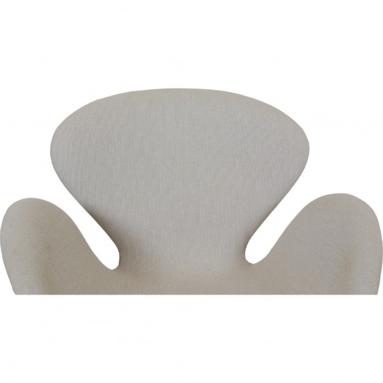 Arne Jacobsen vintage swan chair in hallingdal fabric