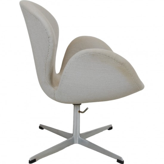 Arne Jacobsen vintage swan chair in hallingdal fabric