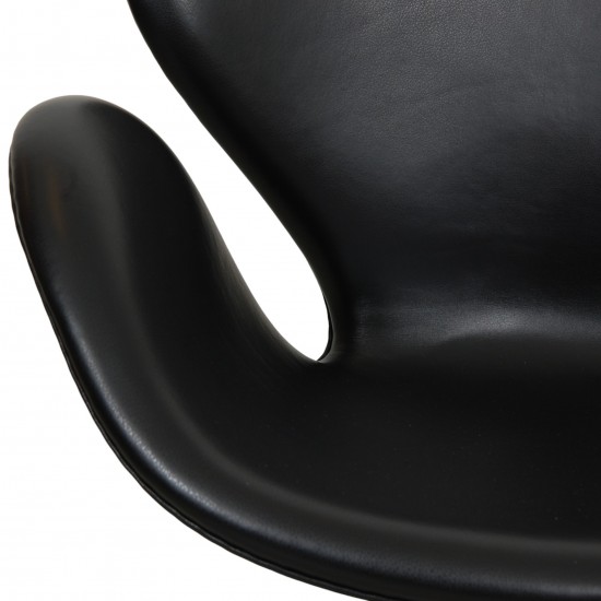 Arne Jacobsen Swan chair low model in black leather