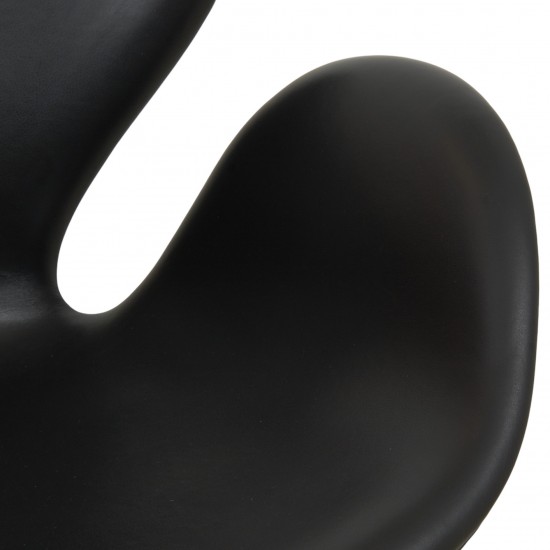 Arne Jacobsen Swan chair low model in black leather