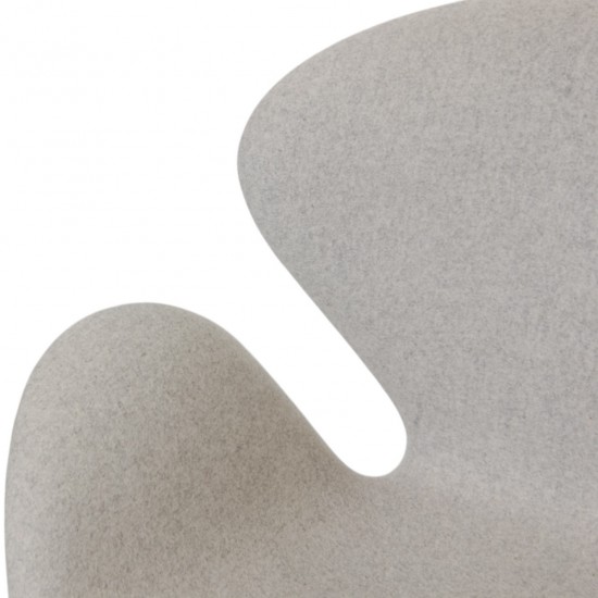 Arne Jacobsen Swan chair in grey Divina Melange fabric