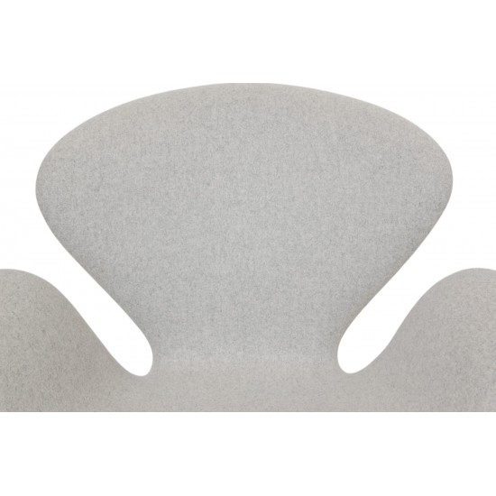 Arne Jacobsen Swan chair in grey Divina Melange fabric