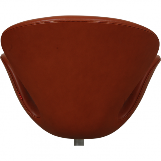 Arne Jacobsen Swan chair in cognac Aura leather