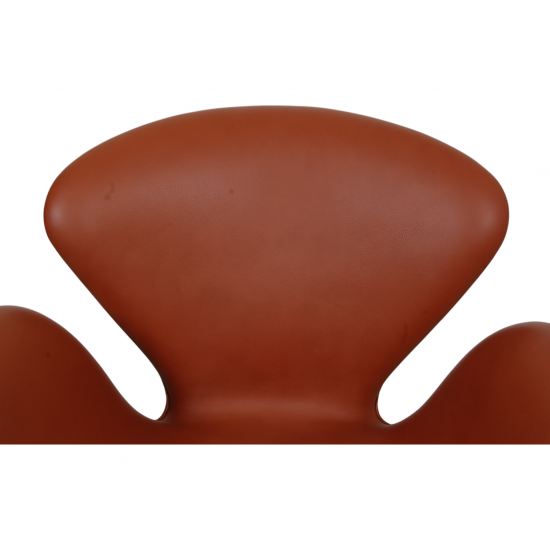 Arne Jacobsen Swan chair in cognac Aura leather