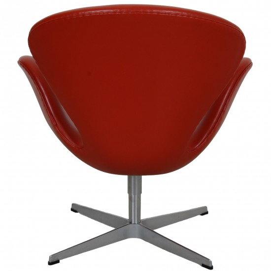 Arne Jacobsen Swan chair in red Aura leather