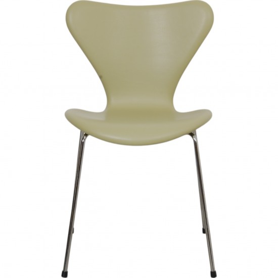 Arne Jacobsen Seven chair reupholstered in green Paloma leather