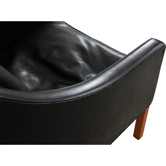 Børge Mogensen 2207 lounge chair upholstered in black leather