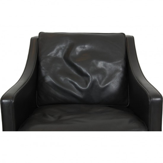 Børge Mogensen 2207 lounge chair upholstered in black leather