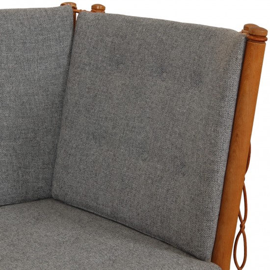 Børge Mogensen Spoke-back sofa with grey cushions