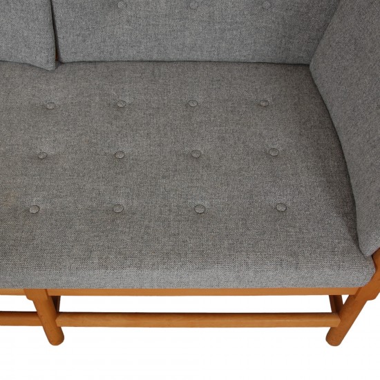 Børge Mogensen Spoke-back sofa with grey cushions