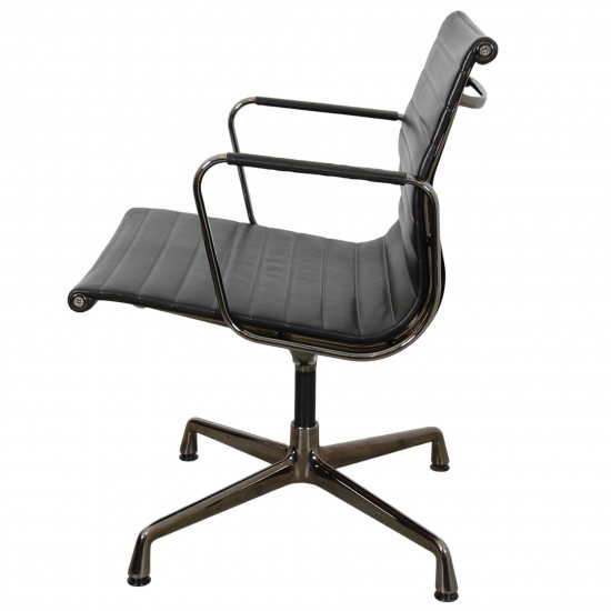 Charles Eames Ea-108 i mørkbrunt læder