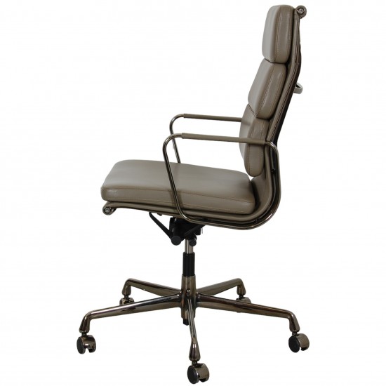 Charles Eames EA-219 office chair in grey leather