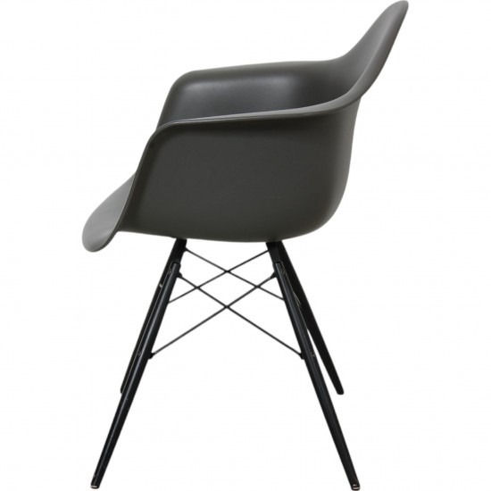 Set of 4 Umbra Charles Eames DAW chairs