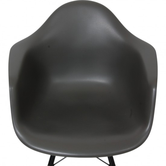 Set of 4 Umbra Charles Eames DAW chairs