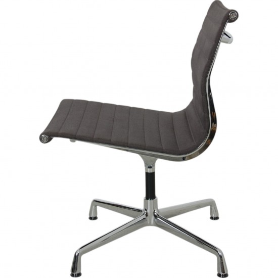 Eames EA-105 in grey hopsak fabric