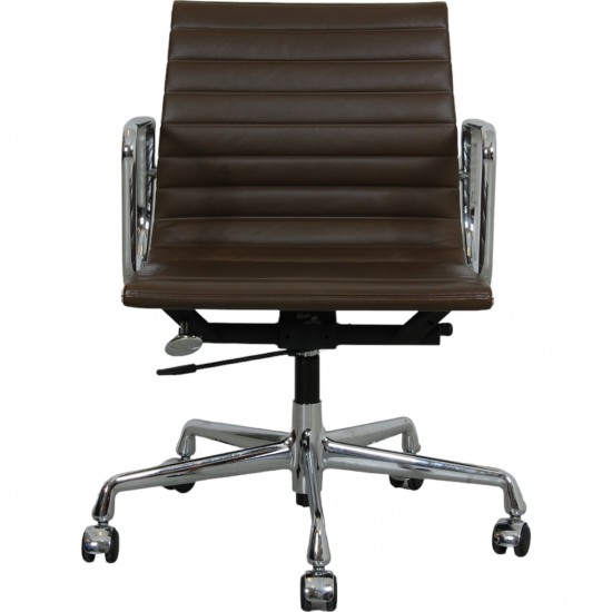 Charles Eames Ea-117 office chair in brown leather