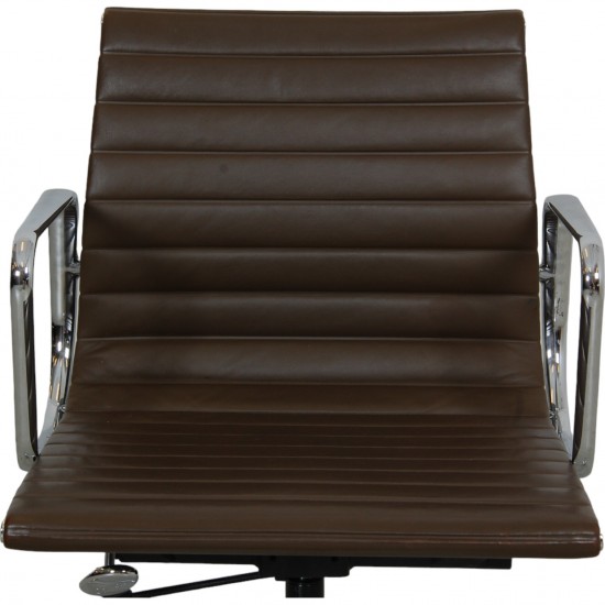 Charles Eames Ea-117 office chair in brown leather