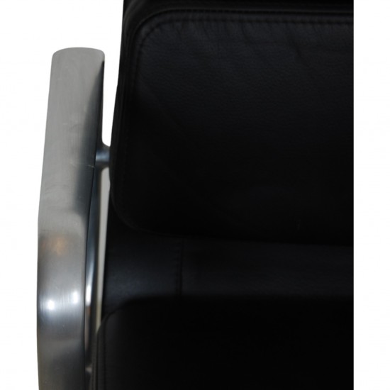 Charles Eames Ea-208 softpad chair in black leather and aluminium