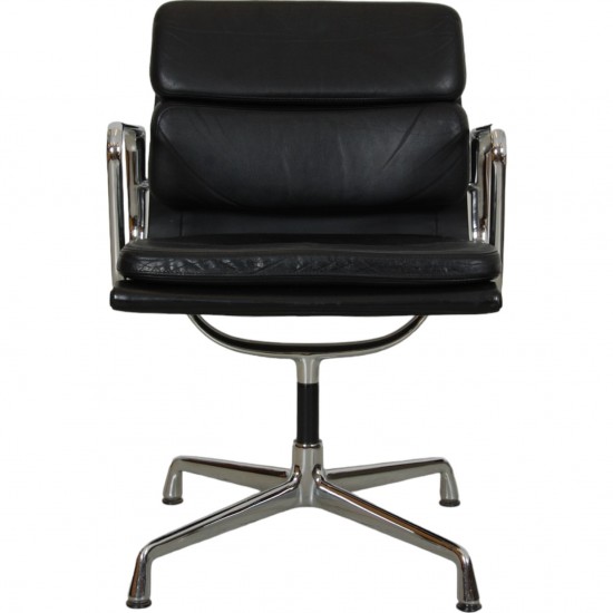 Charles Eames Ea-208 chair in black leather