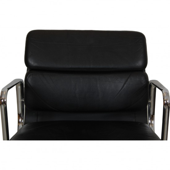 Charles Eames Ea-208 chair in black leather