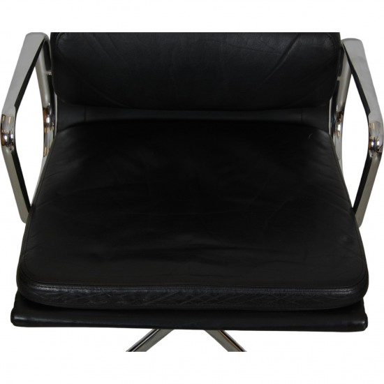 Charles Eames Ea-208 chair in black leather