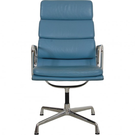 Charles Eames Ea-209 chair in blue leather