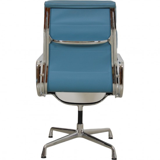 Charles Eames Ea-209 chair in blue leather