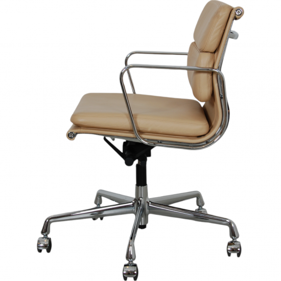 Charles Eames Ea-217 kontorstol i beige læder