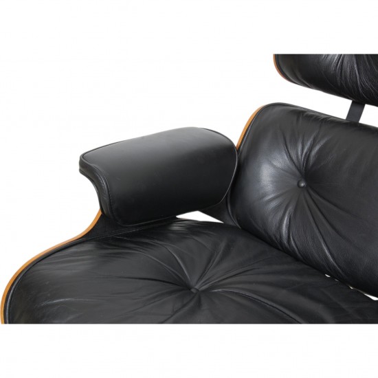 Charles Eames Lounge chair med ottoman i sort læder