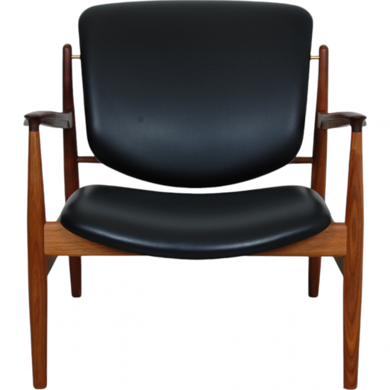 Finn Juhl France Lounge chair in black prestige leather and walnut