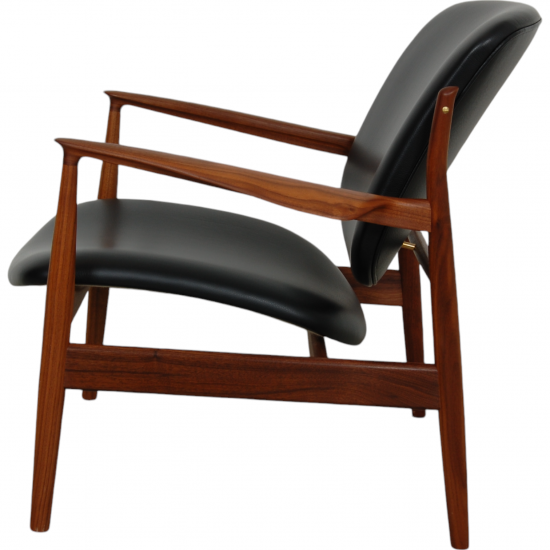 Finn Juhl France Lounge chair in black prestige leather and walnut