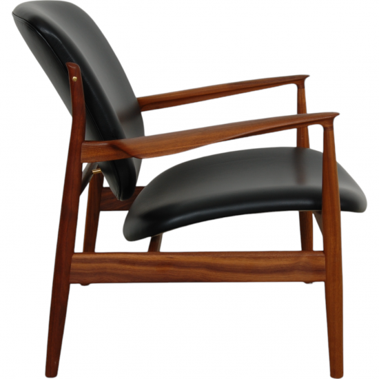 Finn Juhl France Lounge chair in black prestige leather and walnut