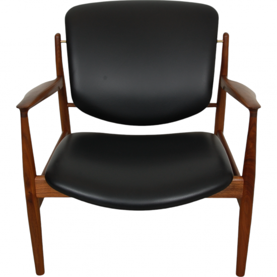 Finn Juhl France Lounge chair in black prestige leather and walnut