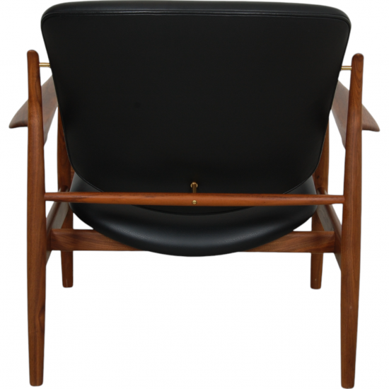 Finn Juhl France Lounge chair in black prestige leather and walnut