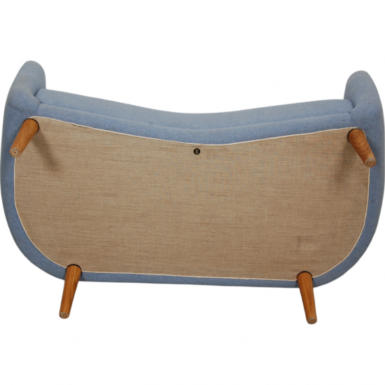 Finn Juhl 4600 Sofa in blue fabric