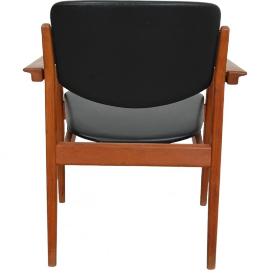 Finn Juhl armchair model 196 in black leather