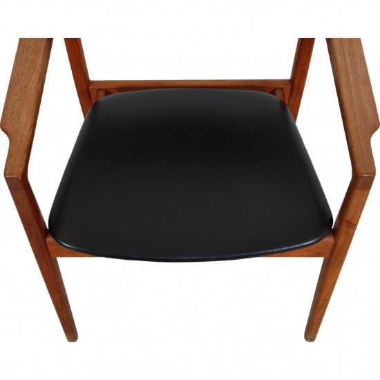 Finn Juhl armchair model 196 in black leather