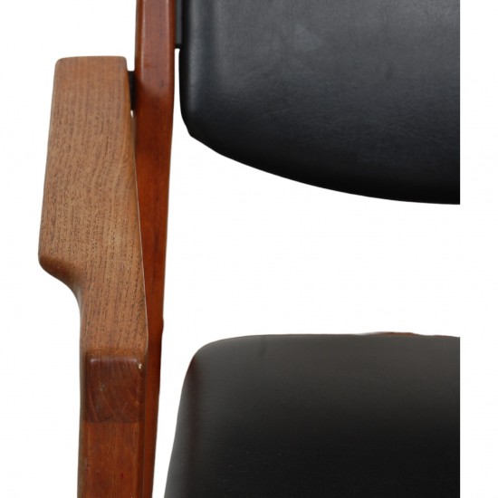 Finn Juhl armchair model 196 in black leather