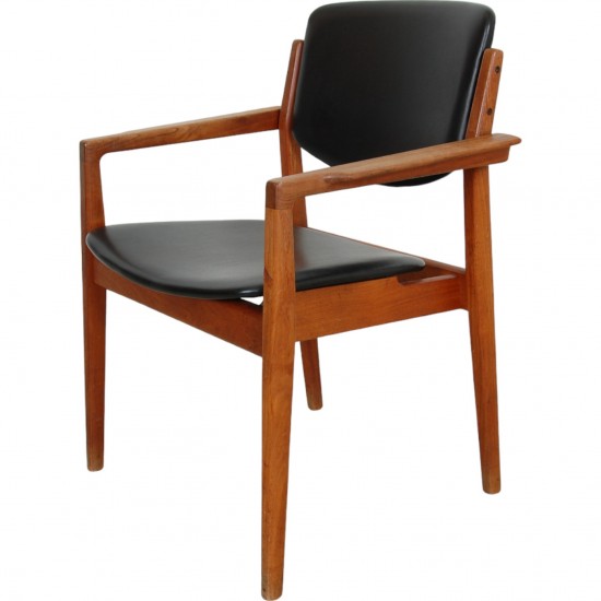 Finn Juhl armchair model 196 in black leather