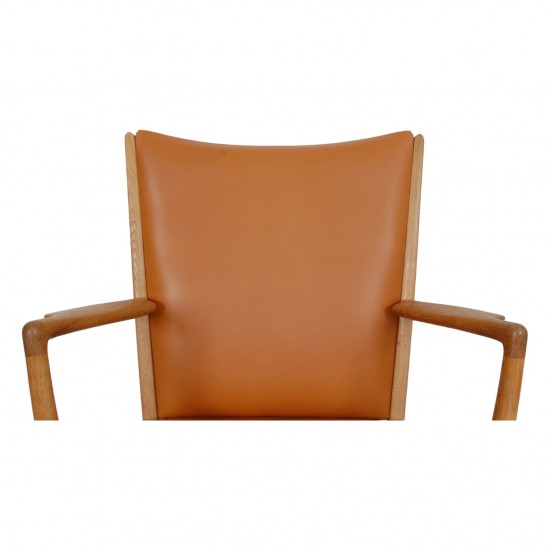 Hans Wegner AP-16 stol af eg og cognac anilin læder