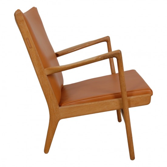 Hans Wegner AP-16 stol af eg og cognac anilin læder