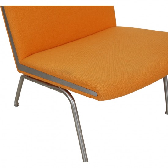 Hans Wegner AP-40 lounge chair in orange fabric